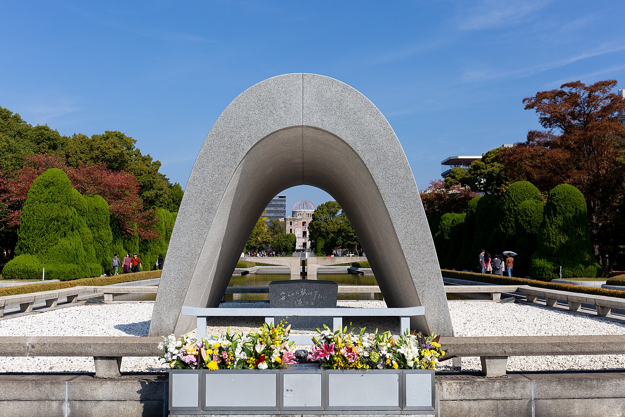 Hiroshima 封面