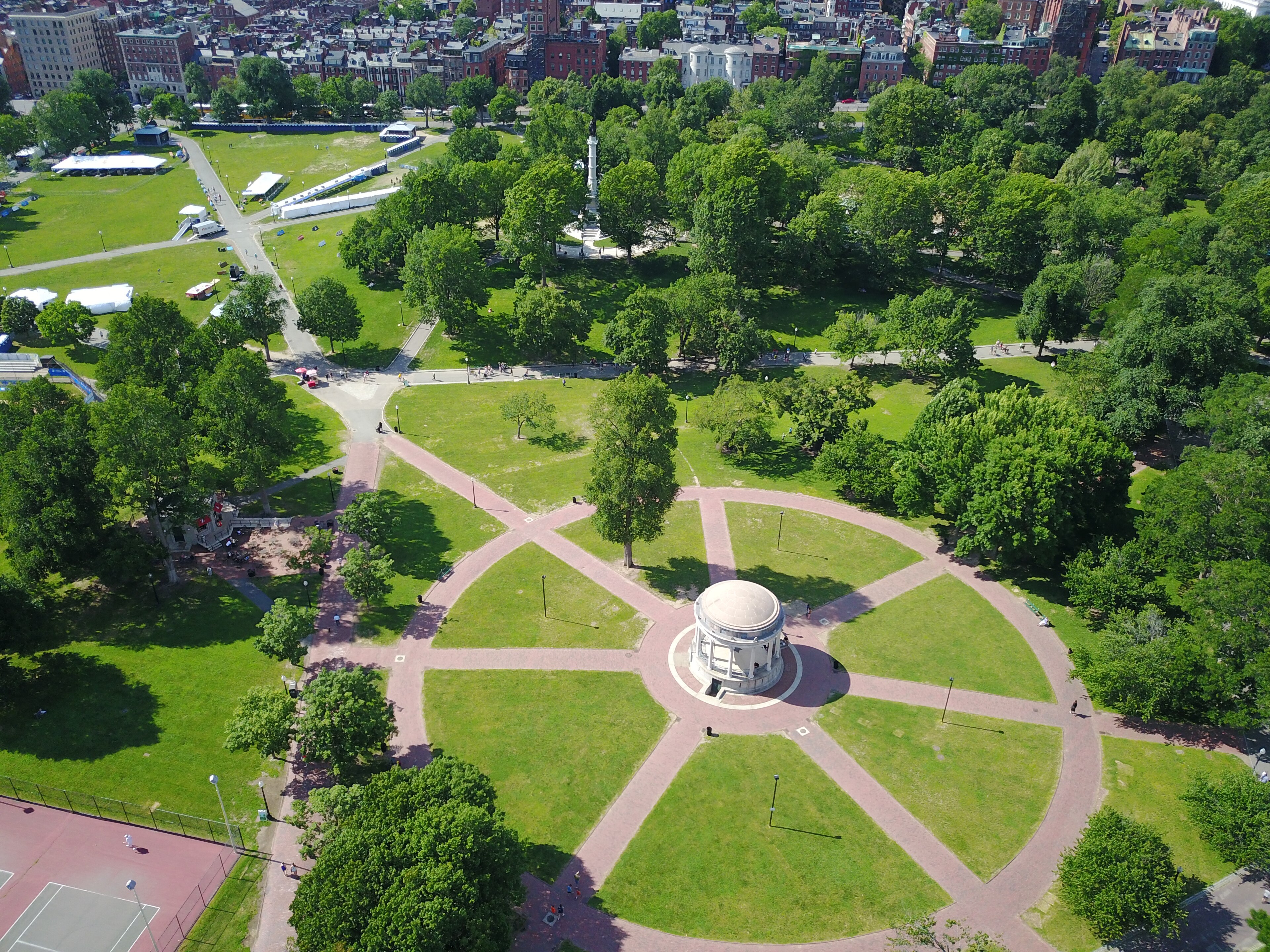 Boston 封面